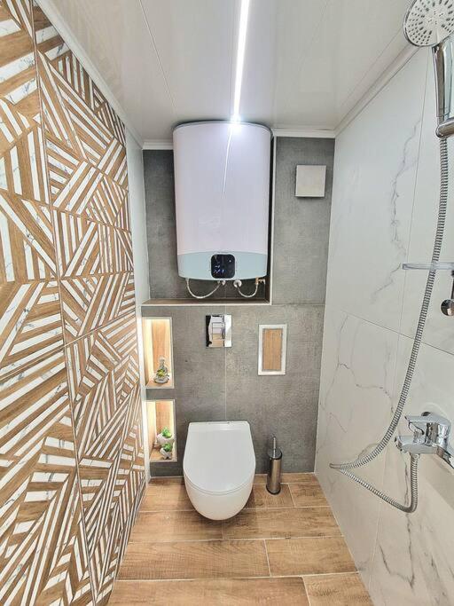 Luxury Apartment. 75 Inches Tv Varna Luaran gambar